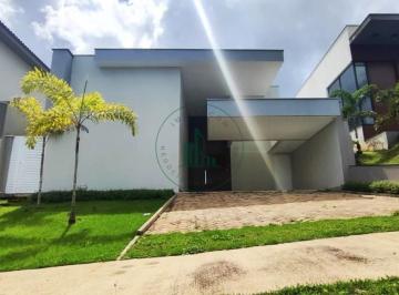 Casa · 160m² · 3 Quartos · 4 Vagas · Casa em Condomínio com 3 Suítes e Piscina - Vila D'aquila