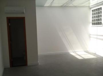 Comercial · 25m² · Sala comercial na Rua Padre Adelino, 1822 - Sala 6 • 25 m²