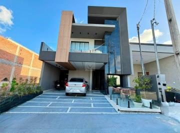 Apartamento · 320m² · 3 Quartos · 2 Vagas · Elegância e Lazer no Condomínio Leonardo da Vinci! Excelente Duplex de 3 Quartos