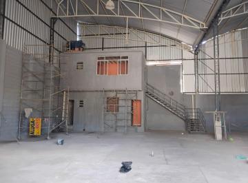 Comercial · 400m² · Galpão com 400m² em Rancho Fundo, Nova Iguaçu