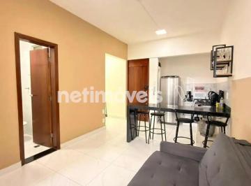 Sala · Apartamento à Venda no Centro | Suíte, Elevadores e Isento de IPTU