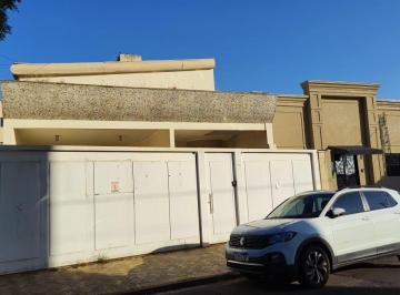 Casa · 407m² · 5 Quartos · 4 Vagas · Casa para venda em Vila Santa Cruz de 407.00m² com 5 Quartos, 4 Suites e 4 Garagens