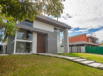 Casa · 462m² · 5 Quartos · 3 Vagas · Construção de alta qualidade!