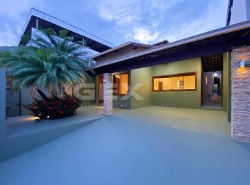 Casa · 150m² · 3 Quartos · 2 Vagas · Casa à Venda com 03 Quartos no Bairro São Sebastião em Divinópolis MG.