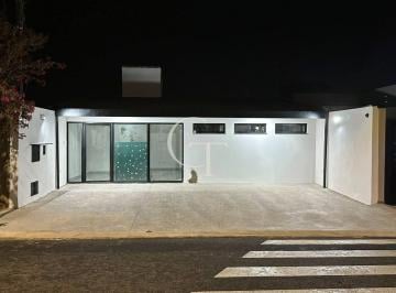 Casa Comercial para Locação com até 6 Salas, Piscina e 3 Vagas · Casa Comercial para Locação com até 6 Salas, Piscina e 3 Vagas