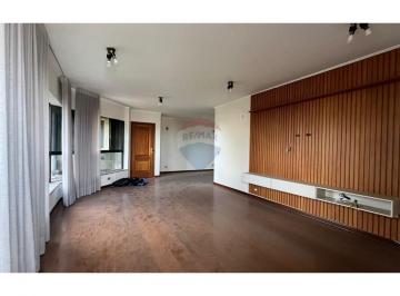 Apartamento · 196m² · 3 Quartos · 2 Vagas · Apartamento para alugar em Centro de 196.00m² com 3 Quartos, 1 Suite e 2 Garagens