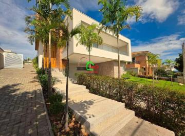 Casa · 392m² · 5 Quartos · 4 Vagas · Casa de Condomínio para venda em Monte Alegre de 392.48m² com 5 Quartos, 5 Suites e 4 Garagens