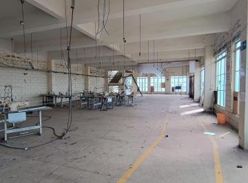 Comercial · 2400m² · 4 Vagas · Galpão / Depósito / Armazém para venda e aluguel em Vila Dainese de 2400.00m² com 4 Garagens