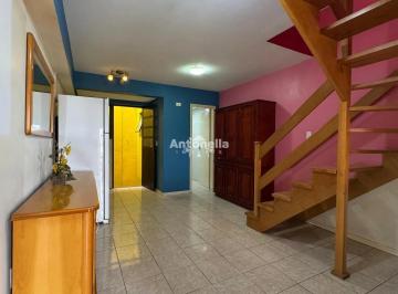 Casa · 72m² · 2 Quartos · 1 Vaga · Sobrado Triplex à venda no bairro Bela Vista