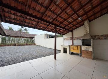 Foto 10 · Uma Casa com Amplo Terreno nos Fundos - à Venda no Boa Vista em Joinville com 3 Quartos e Suíte