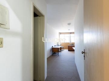 img221387430 · Sala comercial bem localizada, com aproximadamente 40m²