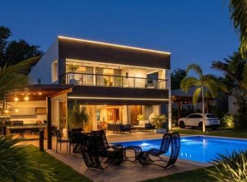 Casa de 5 quartos, Camaçari · Casa a venda/locação 5 suítes 650 m2 MOBILIADA em Busca VIda