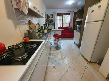 Casa · 62m² · 1 Quarto · 1 Vaga · Casa em condomínio no Bairro Camaquã, taxa de condomínio somente 70 reais.