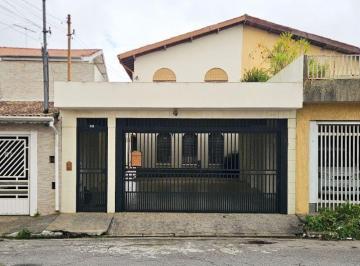45f459fd-86c1-4a70-8678-66b2ea3441d9 · Funcional sobrado para venda em Vila Santo Antônio com 6 quartos, sendo 1 suíte, 236m²
