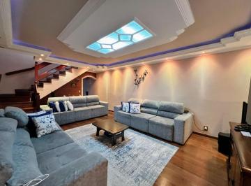 a92310cd-4724-4c39-b95a-bfd11a9f2f63 · Excelente casa para venda em Vila Barros com 4 quartos, sendo 2 suítes, 276m²