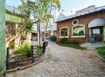 Casa · 660m² · 6 Vagas · "Vila com três casas no Ipiranga: Conforto e Oportunidade"