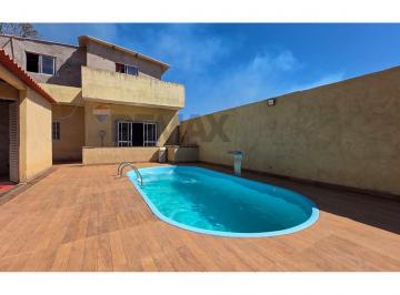 Casa · 220m² · 3 Quartos · 2 Vagas · Casa no Guara Park ampla com piscina aquecida