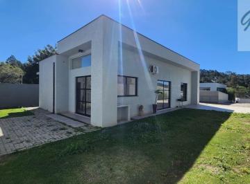 Casa · 120m² · 3 Quartos · 2 Vagas · bela casa por 5.300