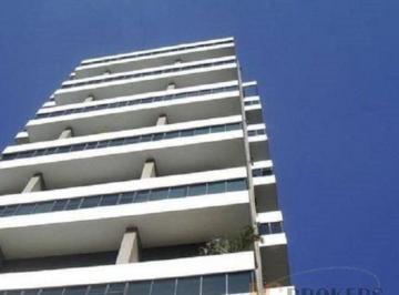 Comercial · 300m² · 6 Vagas · Sala Comercial com 300m² de área útil, 6 vagas, excelente copa, 6 banheiros.