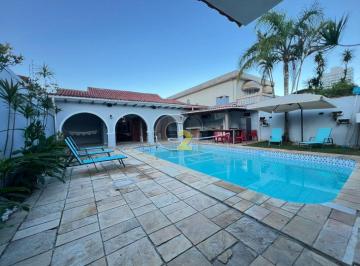 Casa · 200m² · 4 Quartos · 3 Vagas · Casa à venda em Praia Grande Com 4 quartos sendo 2 suítes, sem vaga