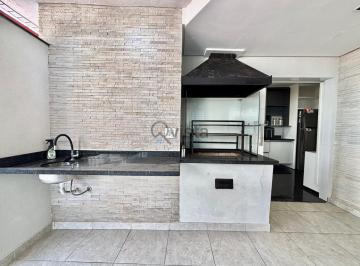 Apartamento · 95m² · 2 Quartos · 2 Vagas · Cobertura situada em localização privilegiada na Praia do Tombo