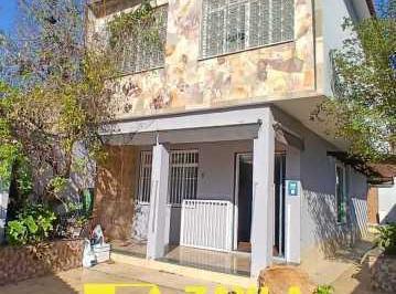 Casa · 114m² · 3 Quartos · 2 Vagas · Casa duplex 3 quartos sendo 1 suíte Piscina Vaga de garagem à venda em Vicente d