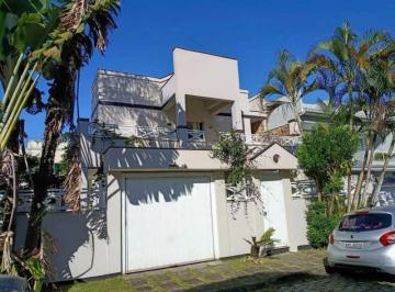 Casa · 300m² · 6 Quartos · 4 Vagas · Casa em Condomínio : / Residencial / Vargem Pequena
