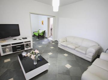 Casa · 193m² · 3 Quartos · 3 Vagas · Excelente oportunidade para quem busca um imóvel amplo, bem localizado e ideal para acomodar toda a 