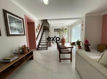 Casa · 250m² · 4 Quartos · 6 Vagas · Casa a venda de 4/4 sendo 2 suites, energia solar e piscina privativa em Lauro de Freitas -Bahia.