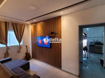 Casa · 250m² · 3 Quartos · 2 Vagas · Casa com 3 quartos sendo 1 suíte disponível para venda no bairro São Jorge em Uberlândia-MG