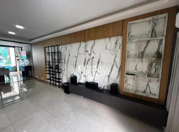 Casa · 150m² · 3 Quartos · 3 Vagas · Casa com 3 quartos sendo 1 suíte disponível para vende locação no bairro Aclimação em Uberlândia-MG