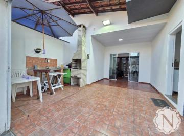 Casa · 169m² · 4 Quartos · 2 Vagas · Sobrado à venda com 4 quartos no bairro Centro 