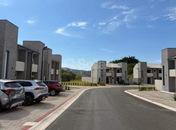 Casa · 82m² · 2 Quartos · 2 Vagas · Casa para alugar em um lugar tranquilo, em ótima localização em Louveira/SP.