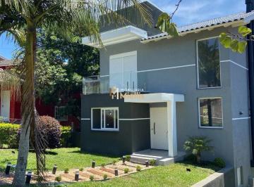 Casa · 700m² · 3 Quartos · 4 Vagas · Casa com 3 suítes no condomínio Condado de Castela!