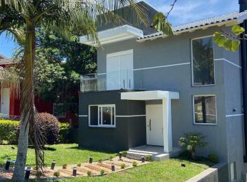 Casa · 700m² · 3 Quartos · 4 Vagas · Casa com 3 suítes no condomínio Condado de Castela!