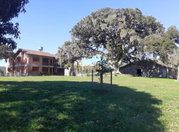 Terreno · 440000m² · 16 Quartos · 10 Vagas · 44 hectares próximo ao Centro de Viamão com infraestrutura de hotel fazenda.
