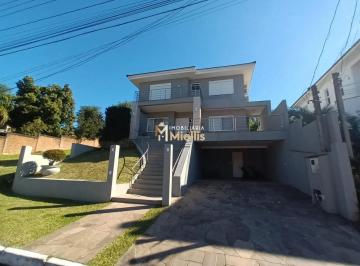 Casa · 420m² · 3 Quartos · 3 Vagas · Casa em condomínio com 3 dormitórios, sendo um suíte e infraestrutura completa.