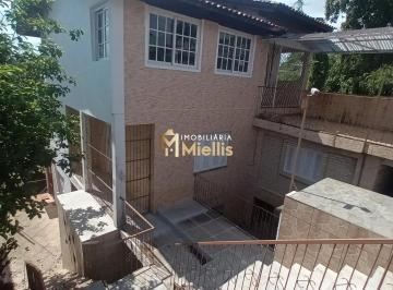 Casa · 262m² · 4 Quartos · 1 Vaga · Casa com 4 dormítórios próxima ao Centro de Viamão.