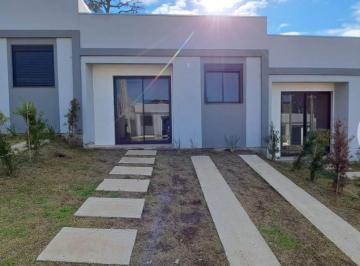 Casa · 42m² · 2 Quartos · 1 Vaga · Casa em Condomínio  com Lazer Completo à Venda  no bairro Florescente, em Viamão.