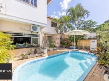 Casa · 160m² · 3 Quartos · 2 Vagas · Casa térrea, 160 m² privativos, patio com piscina, no Bairro São Sebastião.