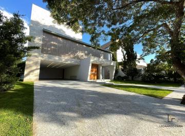 Casa · 400m² · 4 Quartos · 2 Vagas · Condomínio Real - Casa 400m² - Condomínio Real