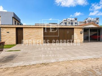 Casa · 420m² · 4 Quartos · 3 Vagas · Casa em Fragoso | 4 Quartos + Dependência, 1 Suíte, 2 Quintais.