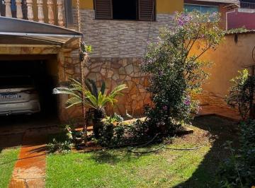 Casa · 130m² · 3 Quartos · 2 Vagas · Casa à venda em Igarapé-MG!