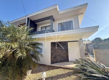 Casa · 150m² · 3 Quartos · 2 Vagas · Sobrado de esquina com 150 m² privativos, piscina, suíte + 2 quartos, 2 vagas no bairro Floresta