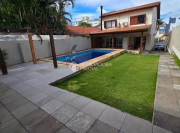 Casa · 220m² · 3 Quartos · 3 Vagas · CASA SEMI MOBILIADA COM 3 DORMITÓRIOS (1 SUÍTE) | CONFORTO, LAZER E PRIVACIDADE NO PETRÓPOLIS