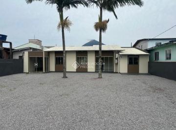 Casa · 60m² · 2 Quartos · 6 Vagas · Casa à Venda com 2 Dormitórios (1 Suíte) na Barra do Aririú - Palhoça/SC | Amplo Terreno e Espaço Ex