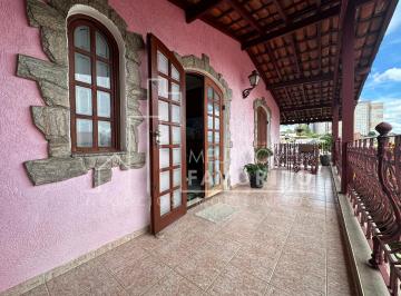 Casa · 287m² · 2 Quartos · 3 Vagas · Excelente casa a venda dois dormitórios, sala ampla, área gourmet, garagem 3 carros