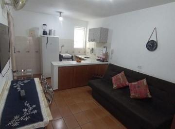35idz5k2ytzinjy4mzdjywiw_md · Kitnet dividia à venda na Aviação, em Praia Grande SP.