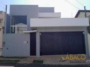 Casa · 216m² · 3 Quartos · 4 Vagas · Sobrado para venda em Planalto Paraiso de 216.00m² com 3 Quartos, 1 Suite e 4 Garagens