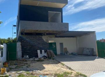 Casa · 350m² · 3 Quartos · 6 Vagas · Casa de Condomínio para venda e aluguel em Condomínio Alphaville Castello de 350.00m² com 3 Quartos,